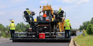 SE SOLICITA OPERADOR DE MÁQUINA DE ASFALTO (POCA EXPERIENCIA), HORARIO FIJO DE LUNES A VIERNES. PAGO ENTRE $24 A $35 POR HORA Operador de Máquina de Asfalto empleo en Ontario empleo de construcción en Canadá Asphalt Machine Operator jobs in Ontario construction jobs in Canada