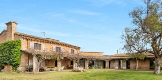 SE BUSCA PAREJA DE GUARDESES PARA FINCA RÚSTICA. OFERTA DE EMPLEO CON ALOJAMIENTO INCLUIDO, SUELDO FIJO Y AMBIENTE NATURAL Pareja de Guardeses para Finca Rústica empleo de Guardeses en España Pair of Caretakers for a Rural Estate, Caretaker Job in Spain