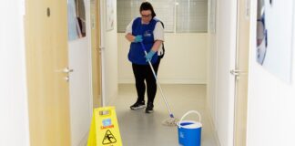 SE SOLICITA PERSONAL PARA LIMPIEZA DE EDIFICIOS (CON O SIN EXPERIENCIA), JORNADA PARCIAL TURNO DE MAÑANA. SALARIO €1.200,00 MENSUAL Personal para Limpieza de Edificios condominios Empleo en Roma empleo sin experiencia en Italia Building Cleaning and Mail Sorting Staff in Condominiums Jobs in Rome No Experience in Italy