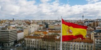 Cómo Conseguir un Contrato de Trabajo en España para Extranjeros en 2025 Contrato de Trabajo en España para Extranjeros en 2025 Employment Contract in Spain for Foreigners in 2025