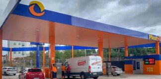SE SOLICITA EXPENDEDOR/A DE GASOLINERA (MÍNIMA EXPERIENCIA), 5 DÍAS SEMANAL. SALARIO 1423,68€ MENSUAL Expendedor Gasolinera Plenoil en Madrid Personal Estacion de Gasolina en España Empleo en Madrid Plenoil Gas Station Dealer in Madrid Gas Station Staff in Spain Jobs in Madrid